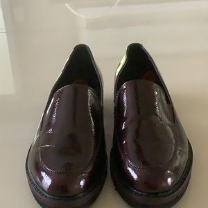 White Mountain Women Loafers Vino Tatum Size 10M used Vegan Patent Leather